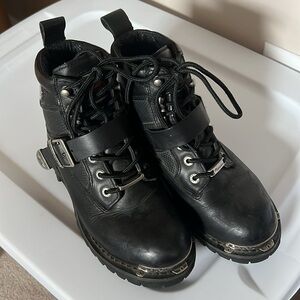 Milwaukee women’s motorcycle boots. Size 7.5 but better for a size 7